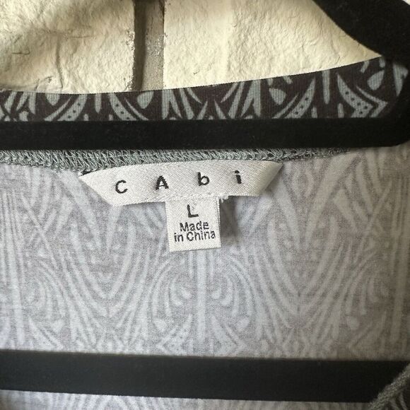 Cabi Tee Top Women Large Long Sleeve Geometric Print Green Dark Gray - Picture 2 of 5